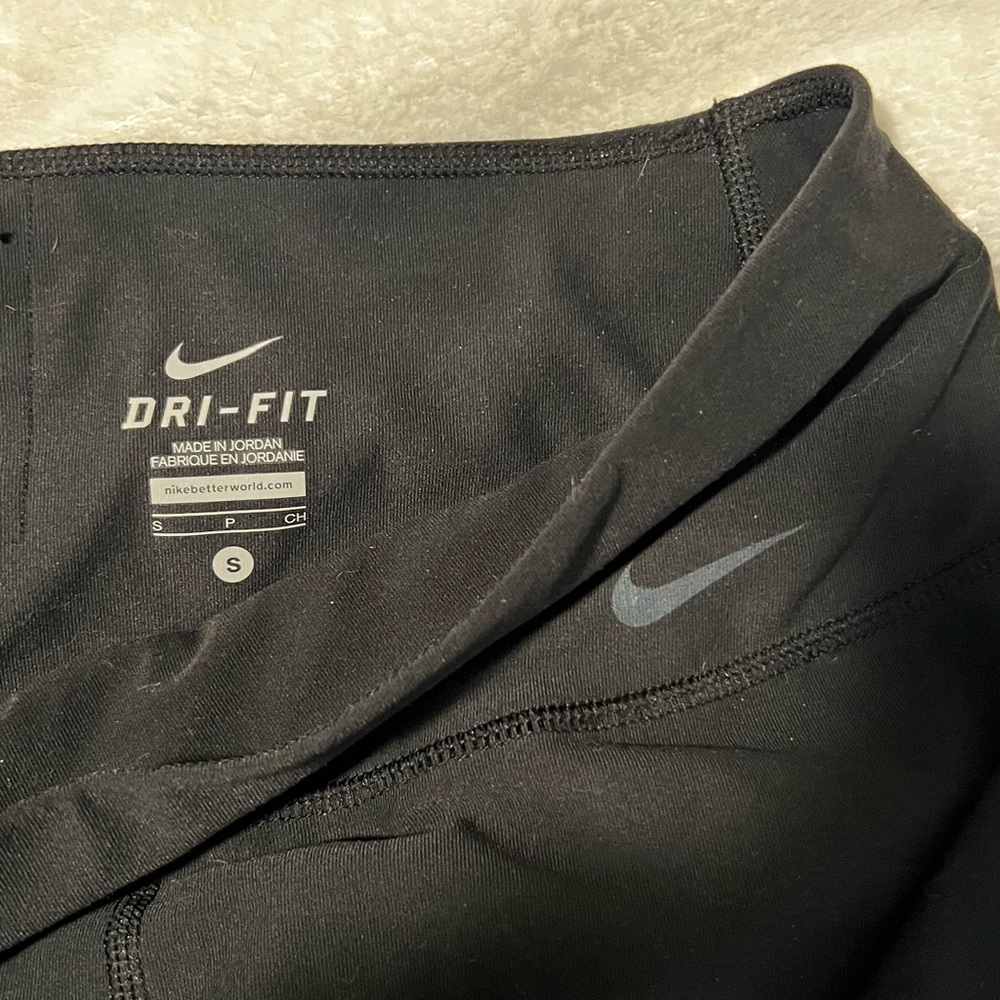 Nike flared leggings - lightly worn - size small